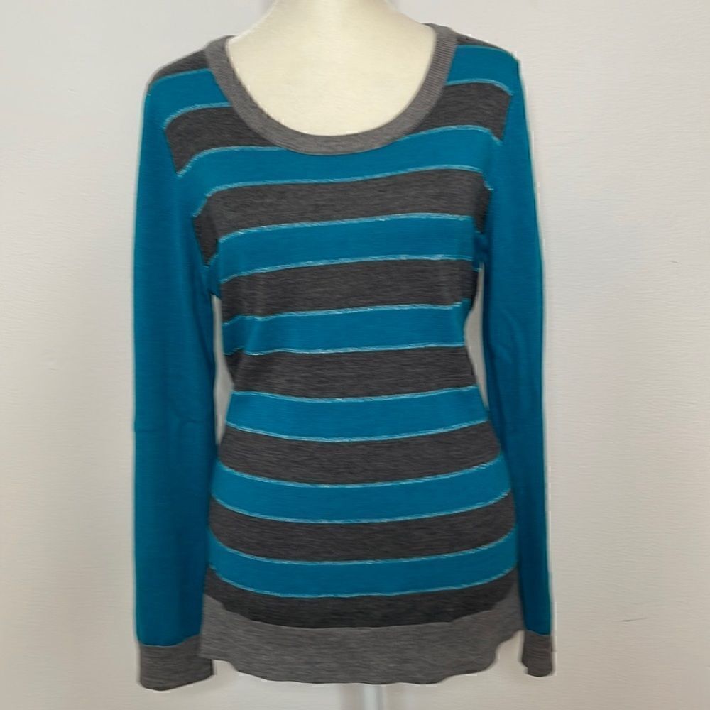 Banana Republic merino wool sweater.  Size medium.  Metallic silver threads.